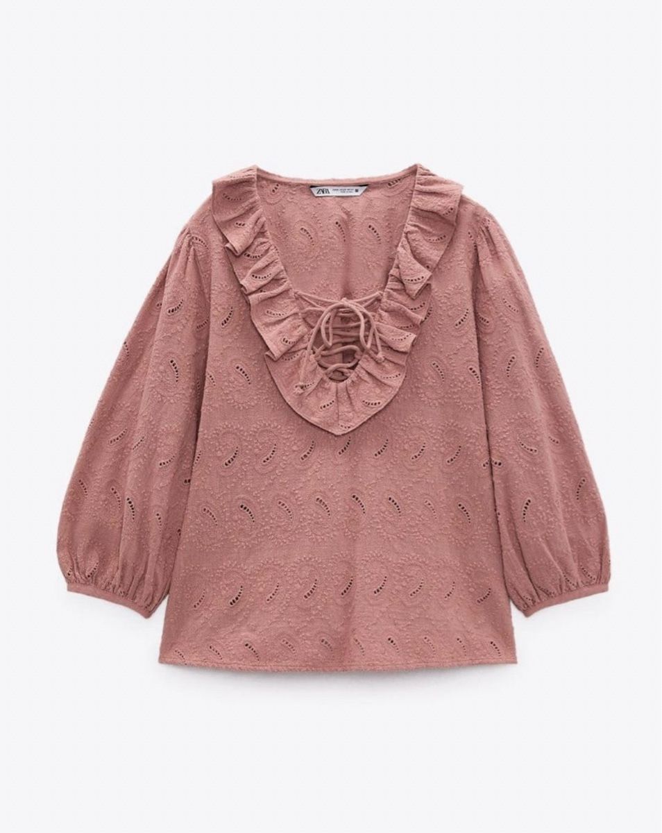 Zara Chemisiers: Zara Bluse mit Lochmuster – D'occasion à Baden par Tiffany6878