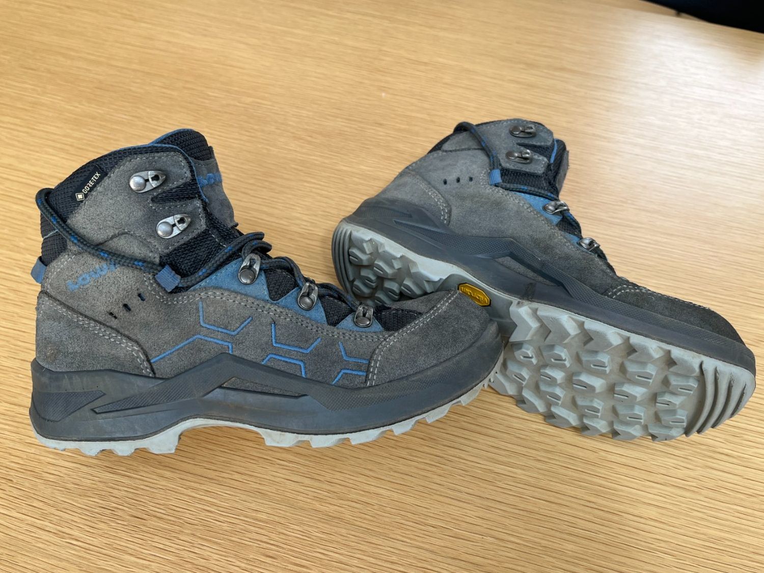 Lowa Scarpe per ragazzi: Wanderschuh, LOWA KODY EVO GTX MID Junior – Usato da St. Gallen venduto da macgyverSG 1