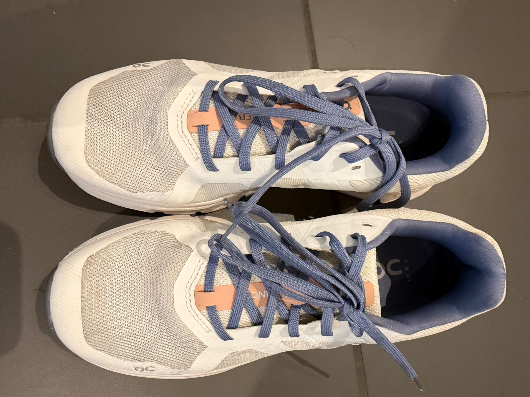 On Damenschuhe: On shoes 39 EU – Gebraucht aus Zurich von pau_xz6b