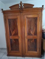 Schöner, sehr gut erhaltener antiker Schrank