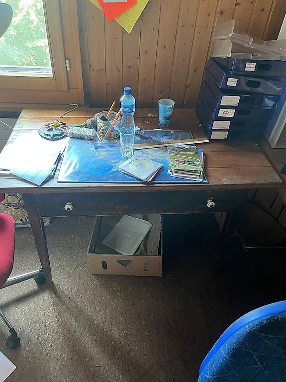 Tables: Alter Holztisch  – D'occasion à Hägendorf par phi_6sbl