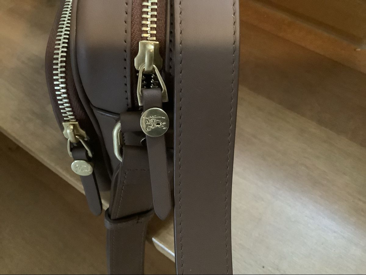 Burberry Borse: Burberry Umhängetasche Neuwertig – Nuovo (secondo la descrizione) da Glattbrugg venduto da mariaisele 2