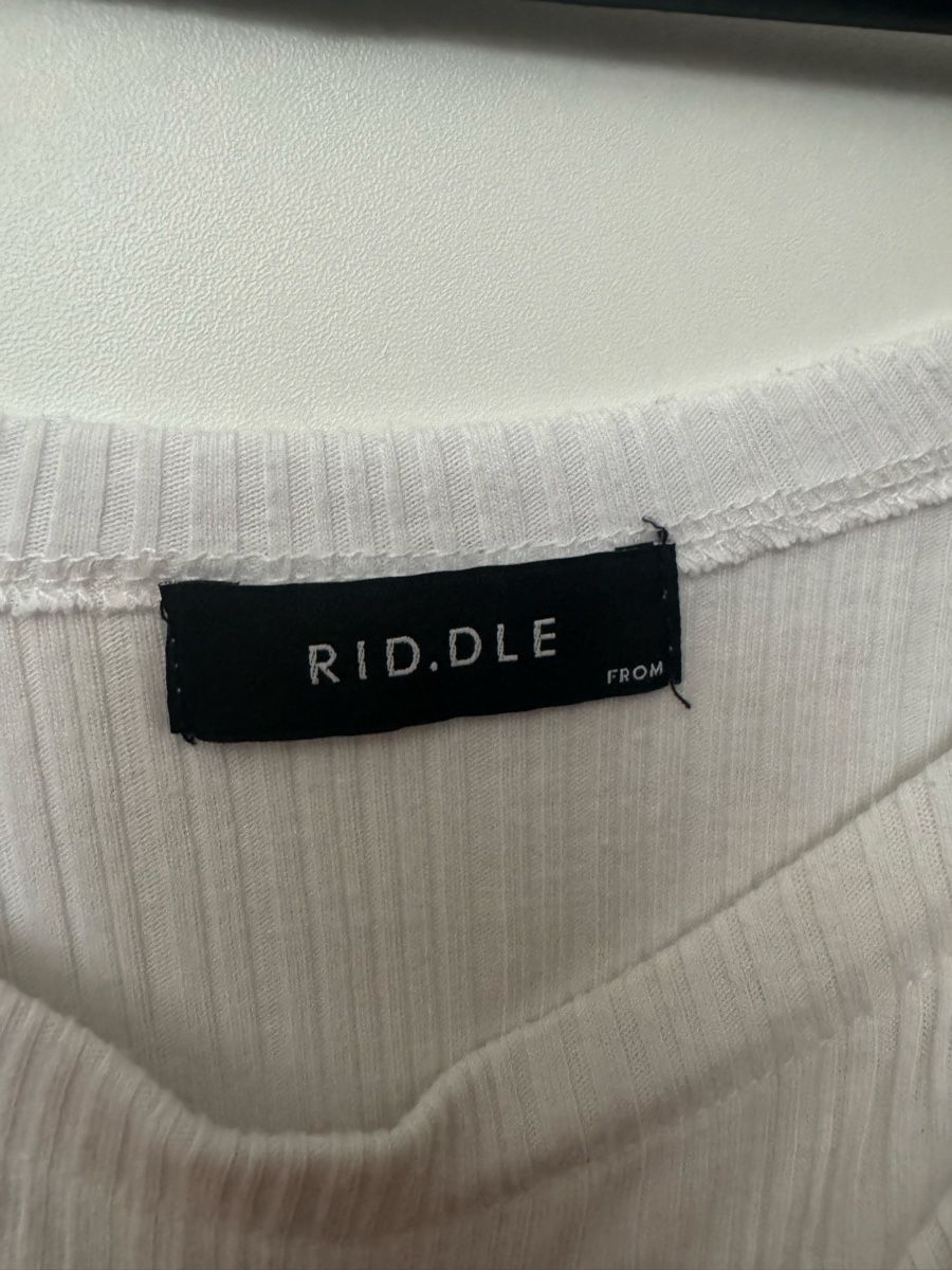 Zara T-Shirts: Lot de 2 t-shirts blancs taille S – Gebraucht aus Meyrin von mai_pl7s 3