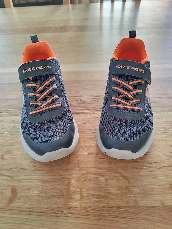 Chaussures garçon: Kinder Turnschuhe Gr34 – D'occasion à Sempach par PascalZelli 3
