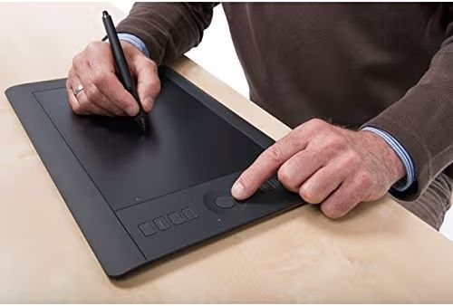 Wacom Tablet PC: Wacom PTH-651-DEIT Intuos Pro Grafik-Tablett – Usato da Liebefeld venduto da uhcbiel17 1