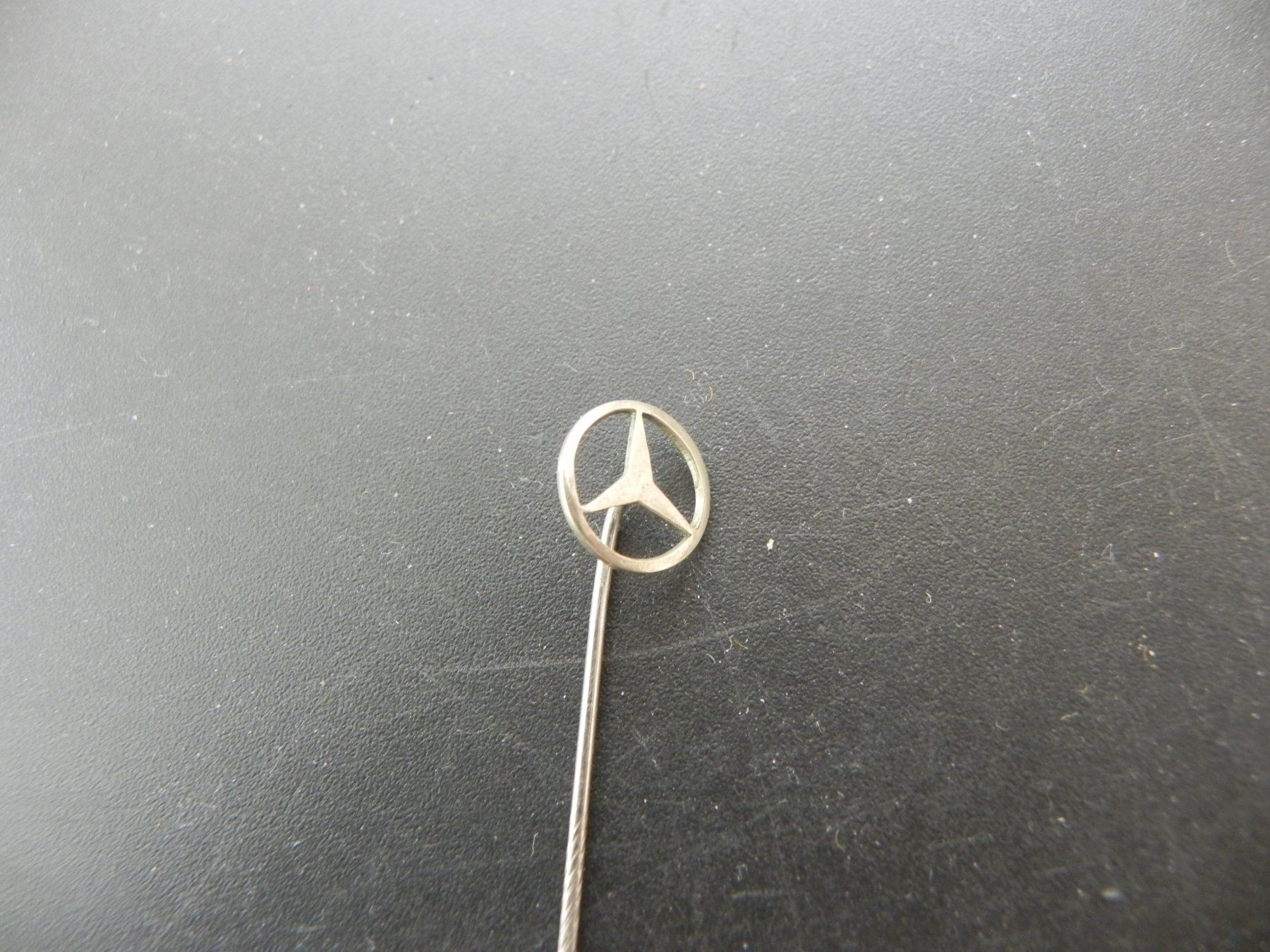 Broches & Aiguilles: Altes Abzeichen Mercedes Benz – D'occasion à Biel/Bienne par Gogolozi 1
