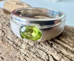 Silber 925 Bandring mit facettiertem Peridot Gr. 57 Vintage