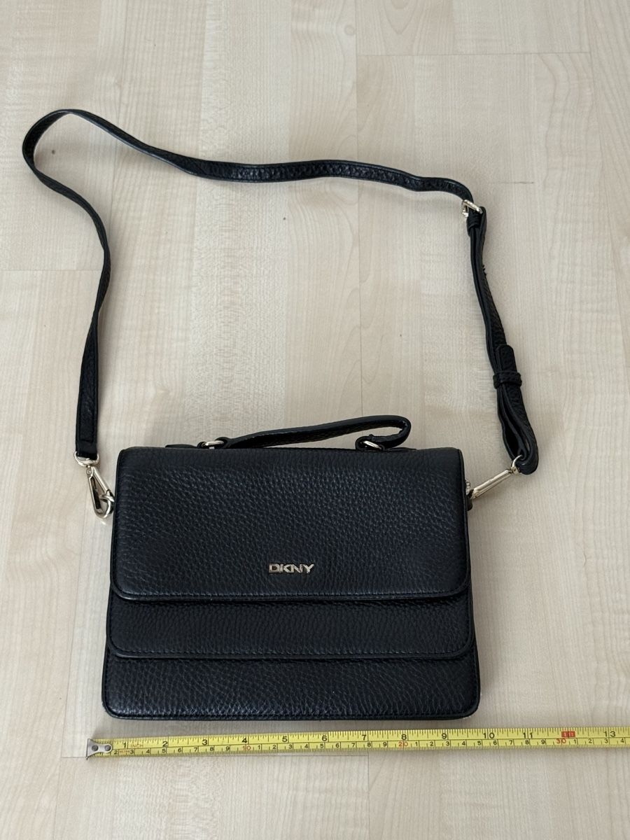 DKNY Sacs: DKNY Umhängetasche schwarz – D'occasion à Neerach par lar_tkp2 1