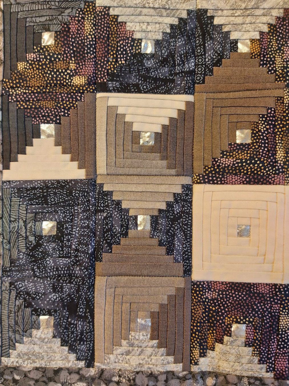 Tutte le decorazioni: Patchwork Quilt "Silberzart" Unikat 68 x 66 cm – Nuovo (secondo la descrizione) da Wetzikon ZH venduto da Meltingpot29 2