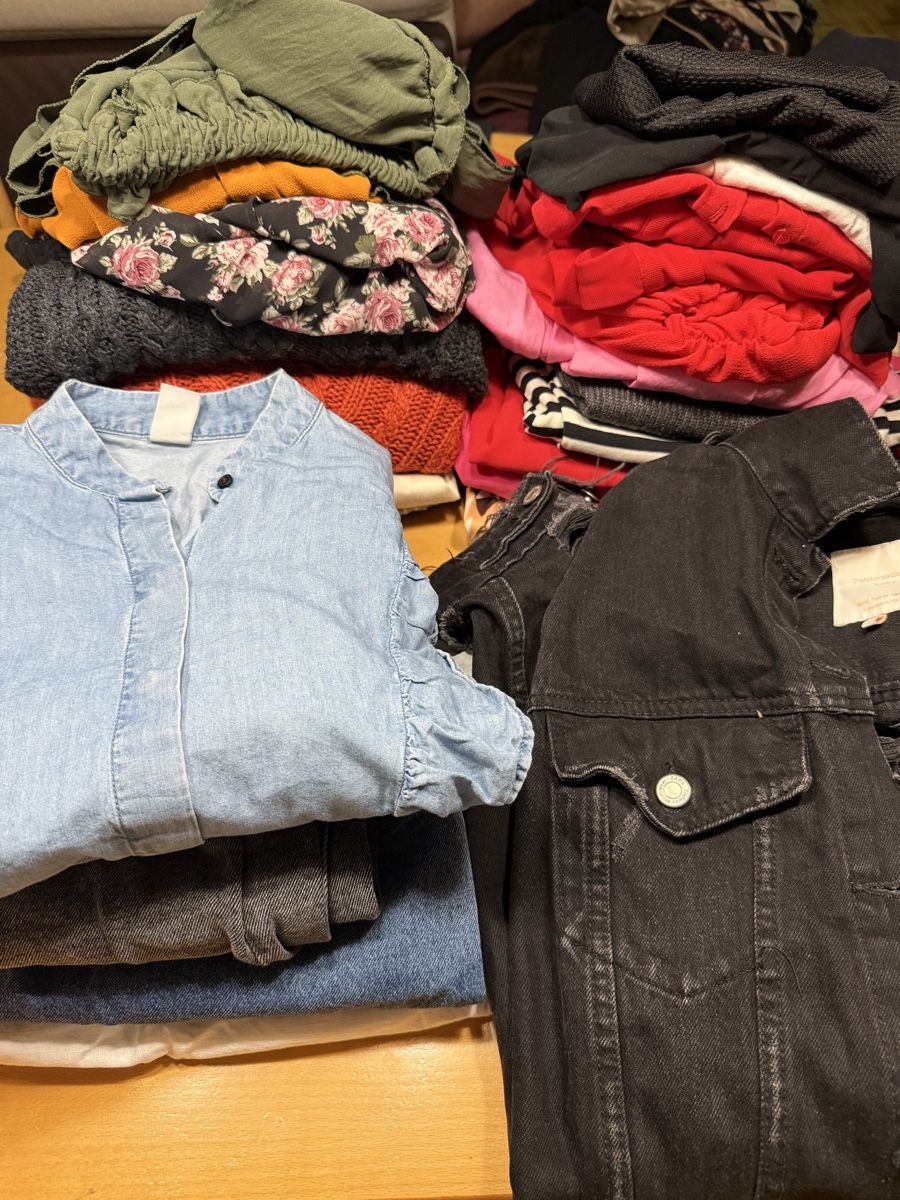 Lotti di vestiti: Kleiderpaket, Grösse XS-M – Usato da Stäfa venduto da buecher10