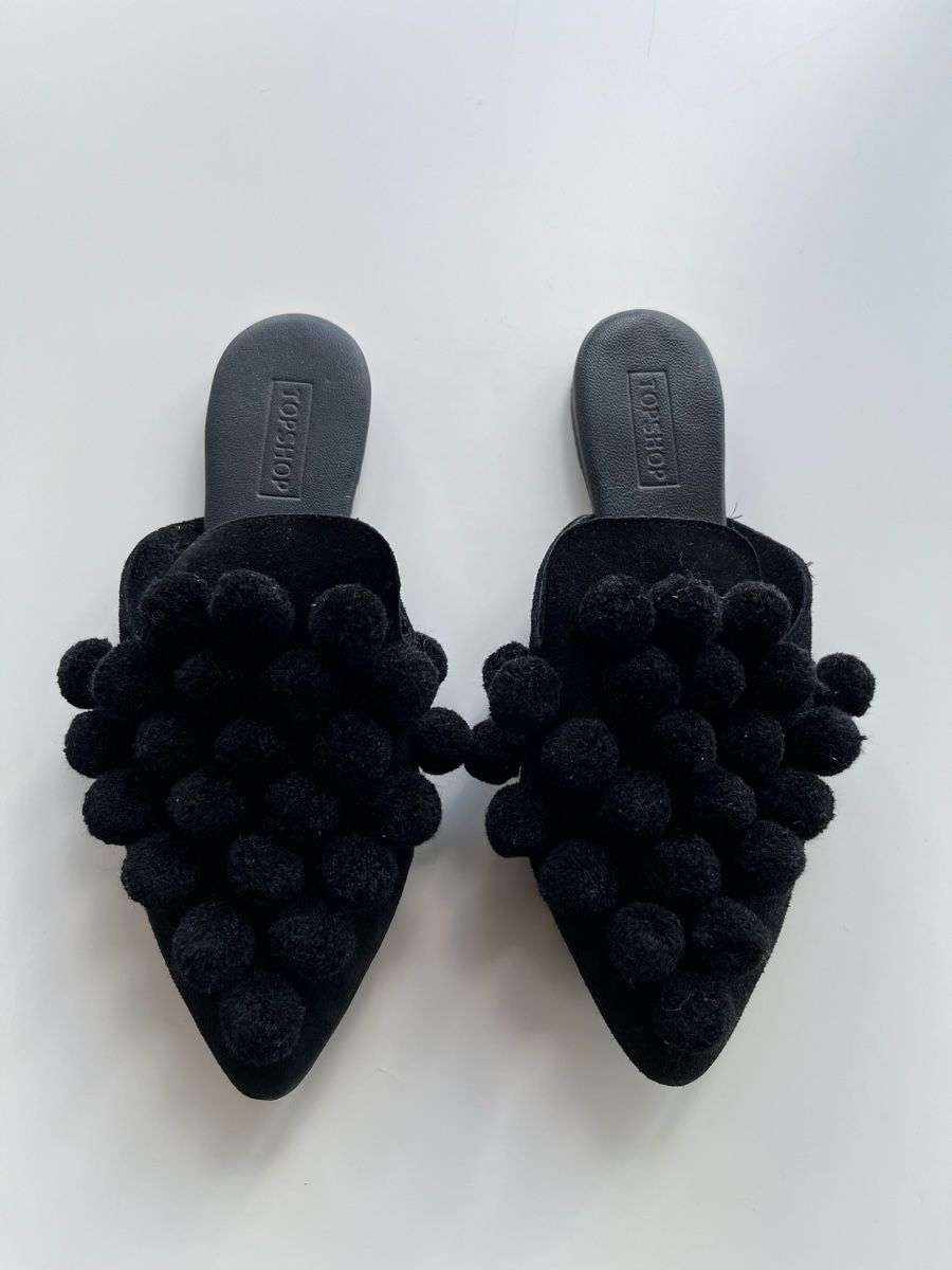 Topshop Scarpe da donna: Topshop PomPom Slides Gr. 38 – Usato da Olten venduto da hahnice99