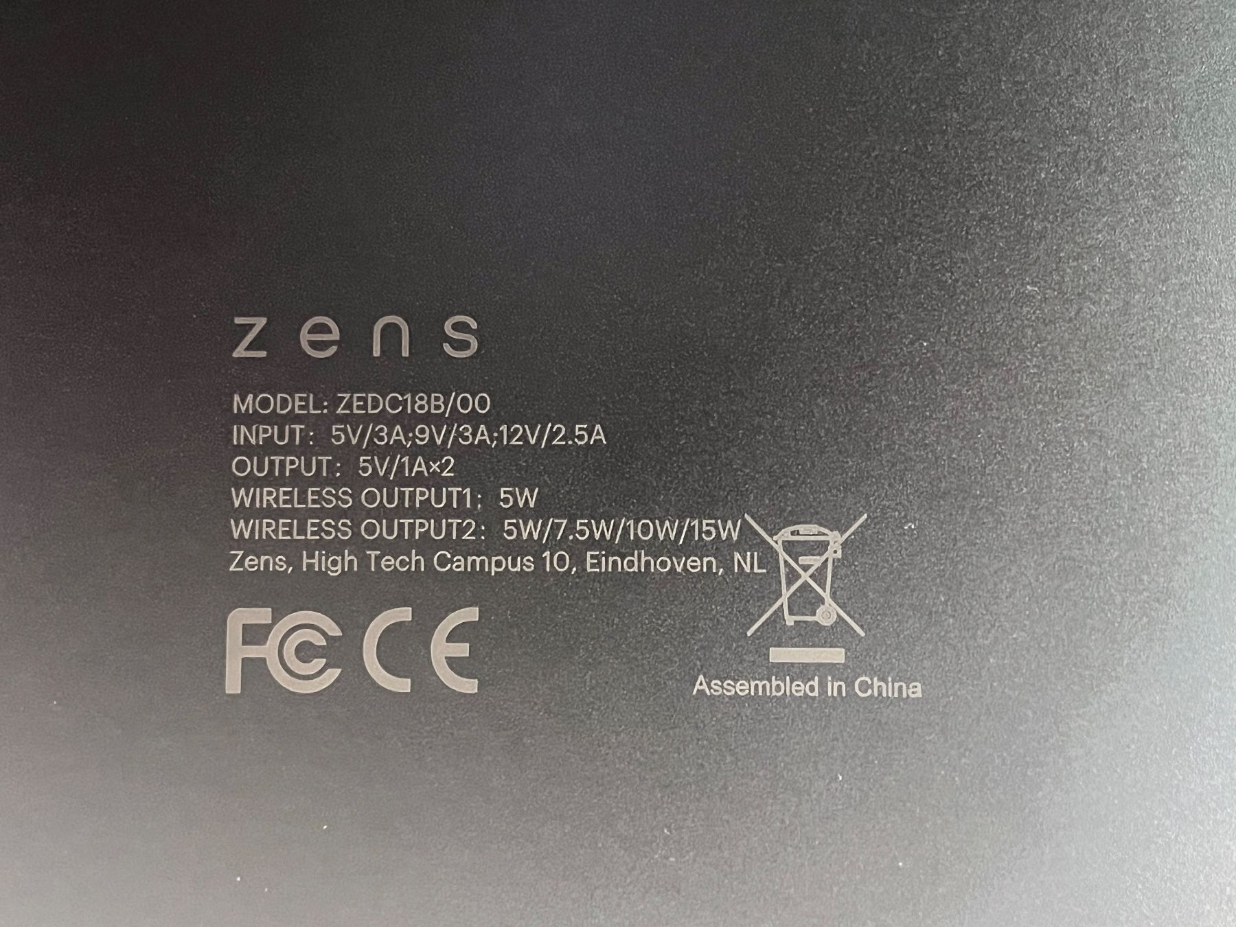 Caricabatterie: Station de charge multiple, Zens, 4 connecteurs - 20W, noir – Usato da Chavornay venduto da HDesH 6
