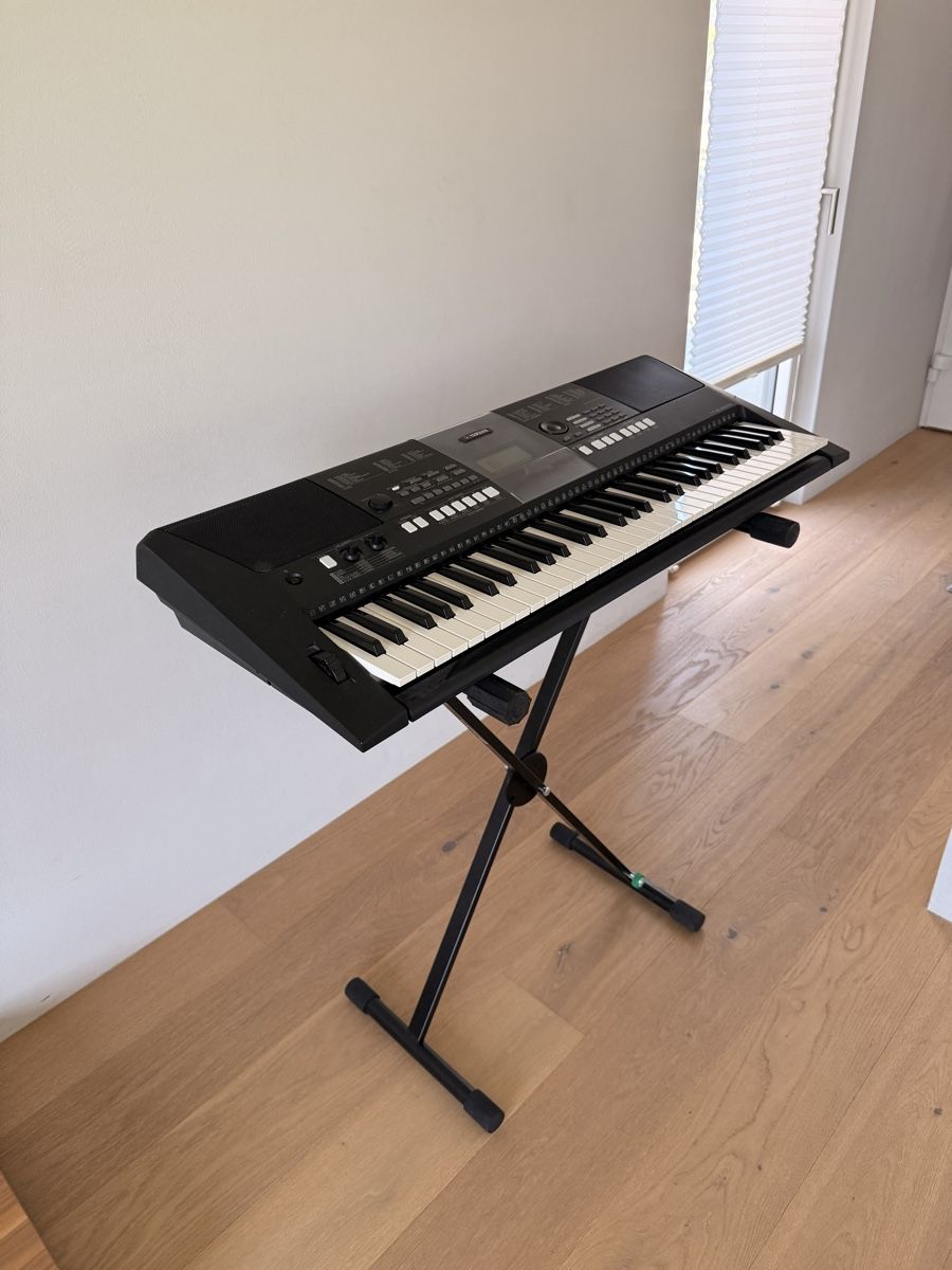 Yamaha Instruments de musique: Yamaha PSR-E423 Tragbares Keyboard – D'occasion à Rothrist par HVera