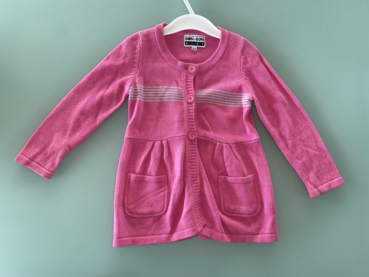 Giacche & Cappotti: Herzige Strickjacke Gr. 104 – Usato da Wangen an der Aare venduto da Chrisimi 4
