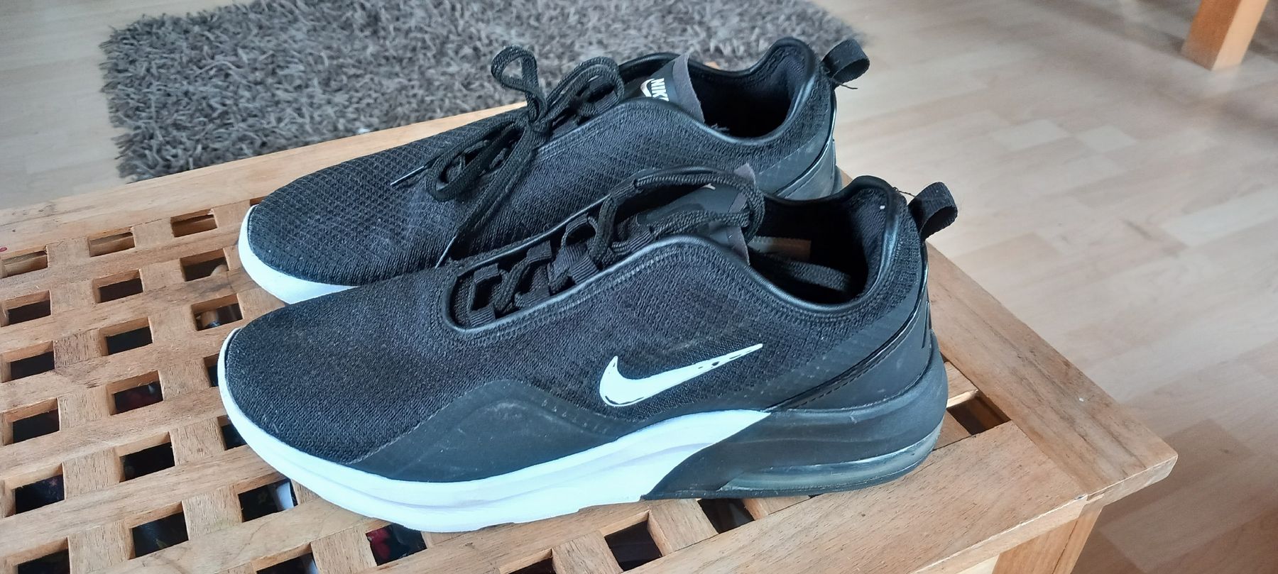 Nike Herrenschuhe: Nike Air Sportschuhe Gr. 41 – Gebraucht aus Rebstein von bestforyou