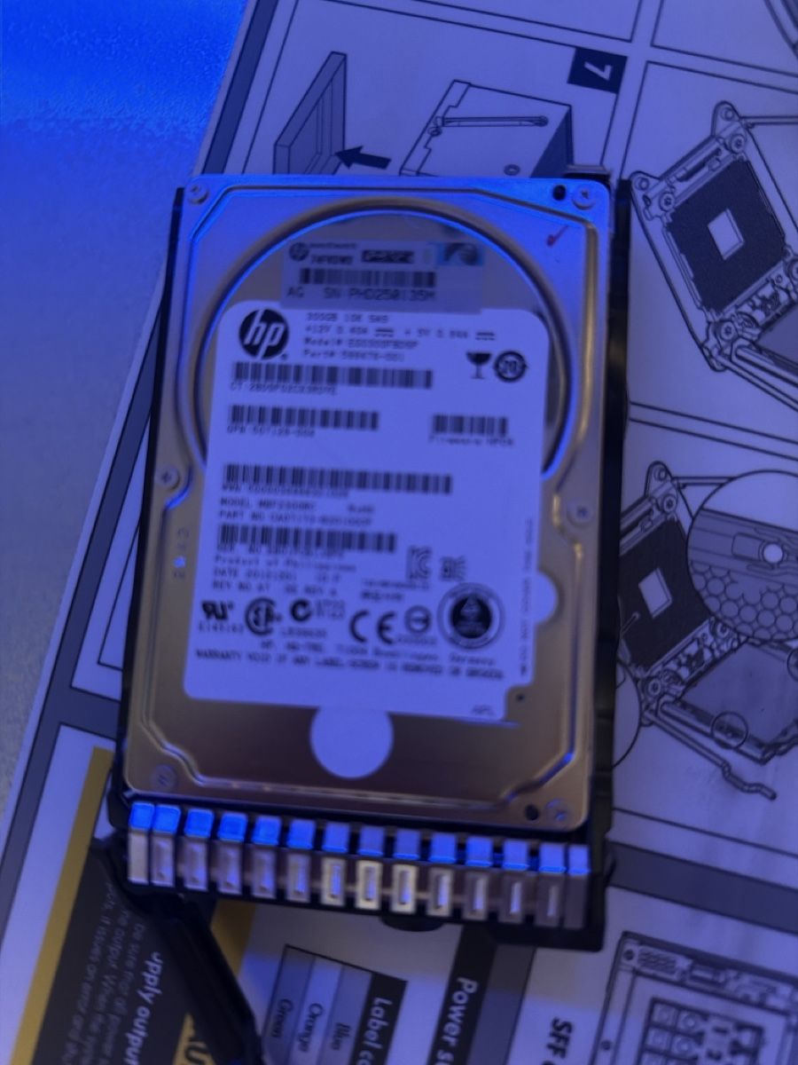 Hewlett Packard Serveurs: HP ProLiant ML350p Gen8 Server – D'occasion à Biberist par Moma7 7