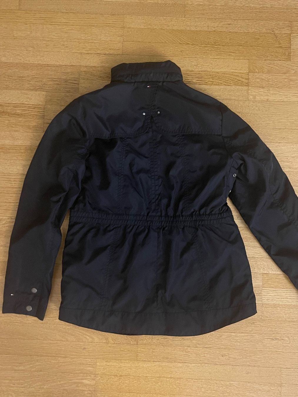 Tommy Hilfiger Jacken & Mäntel: Kinderjacke Tommy Hilfiger Grösse 176 – Gebraucht aus Zürich von WeisserPlanet 1