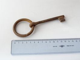 antiker Schlüssel aus einem alten Tessinerhaus  15 cm