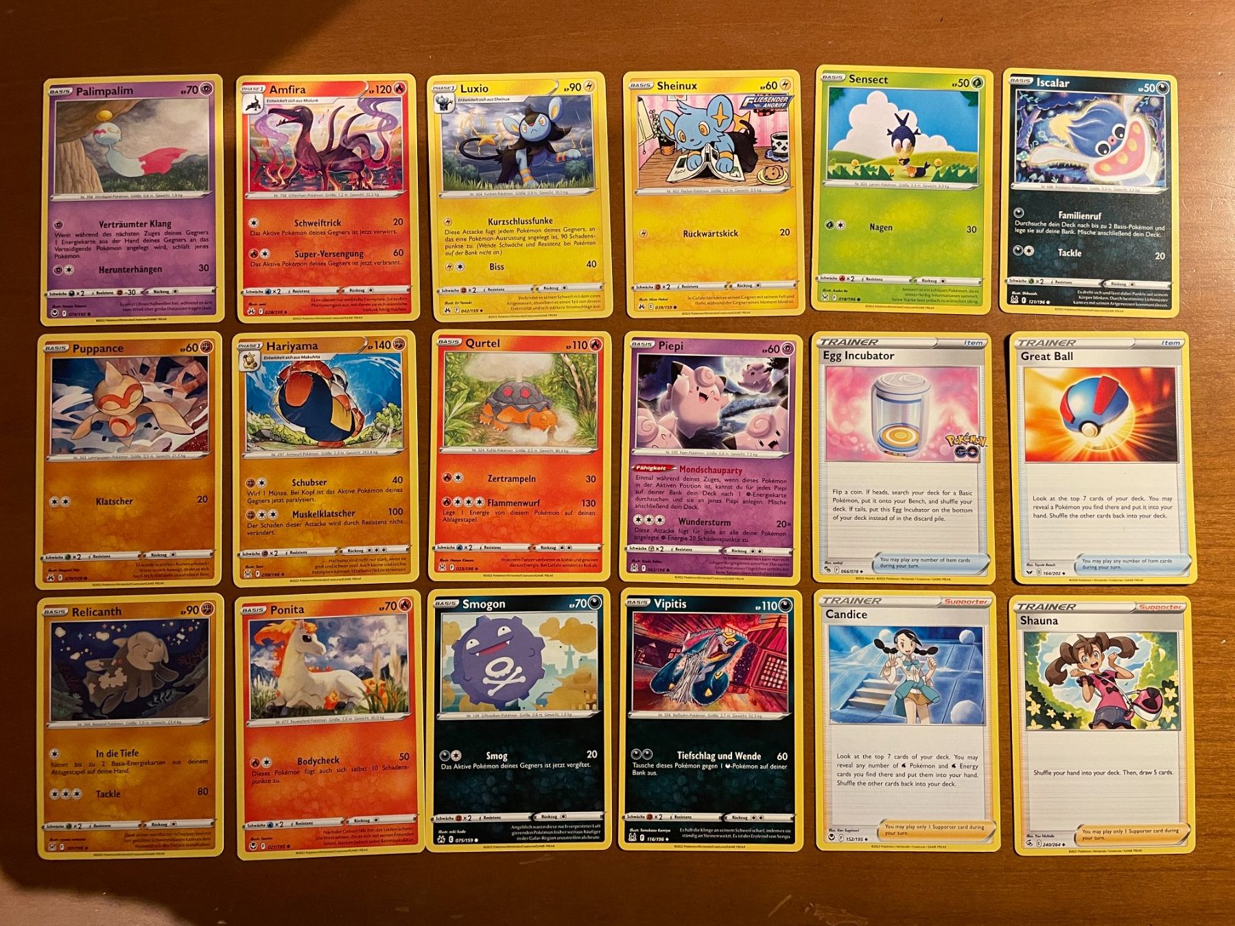 Pokémon Carte collezionabili: Pokemon Karten Set (Versand gratis) – Nuovo (secondo la descrizione) da Chur venduto da Angerson