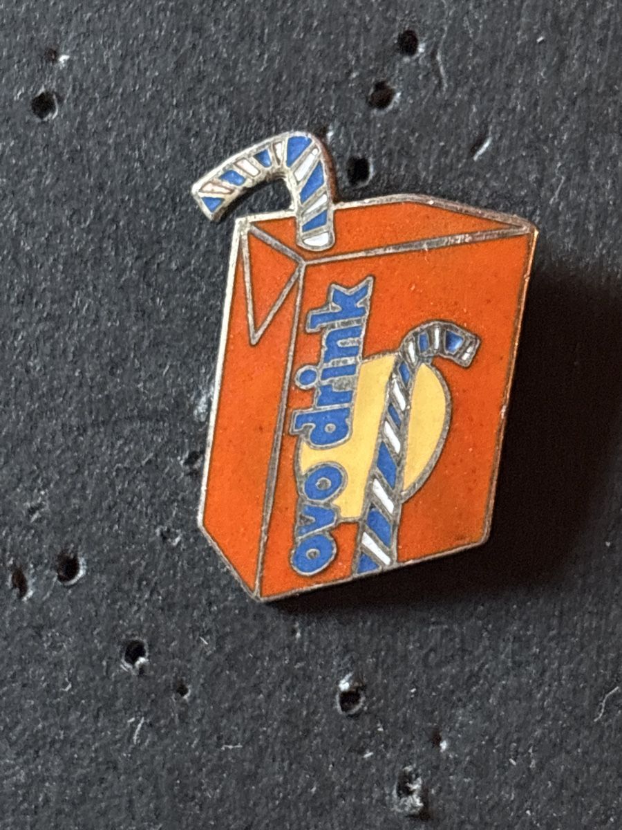 Placchette & Badge: Pin Ovo Drink – Usato da Lützelflüh-Goldbach venduto da NicoleL.