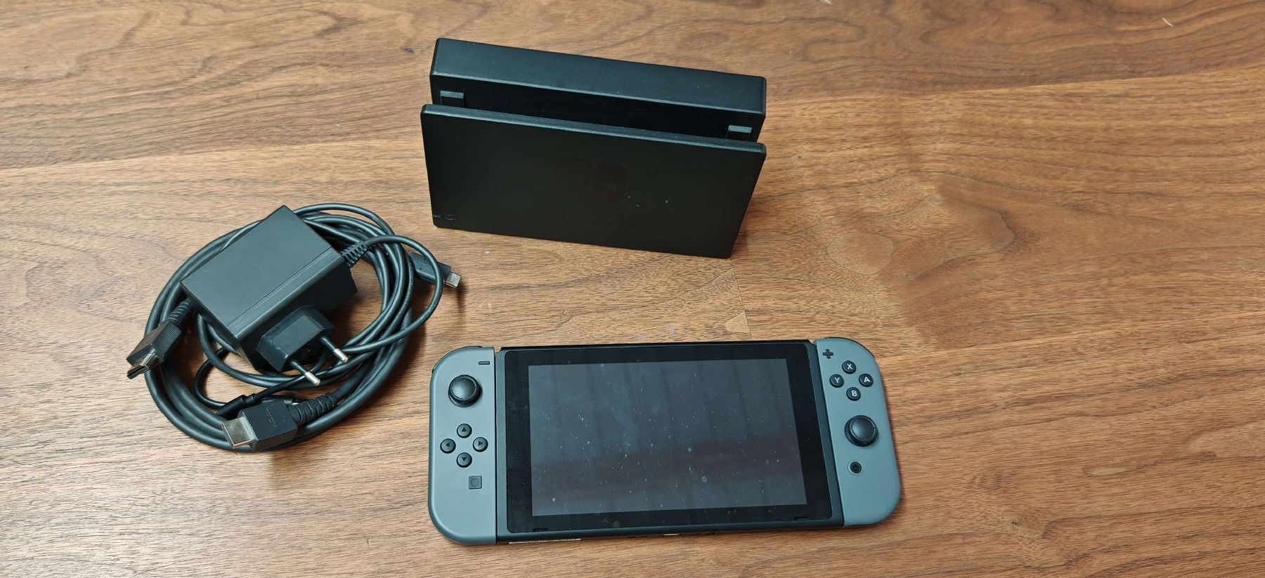 Nintendo Console: Nintendo Switch Konsole mit Dock und Netzteil gebraucht – Usato da Seon venduto da Rambo811