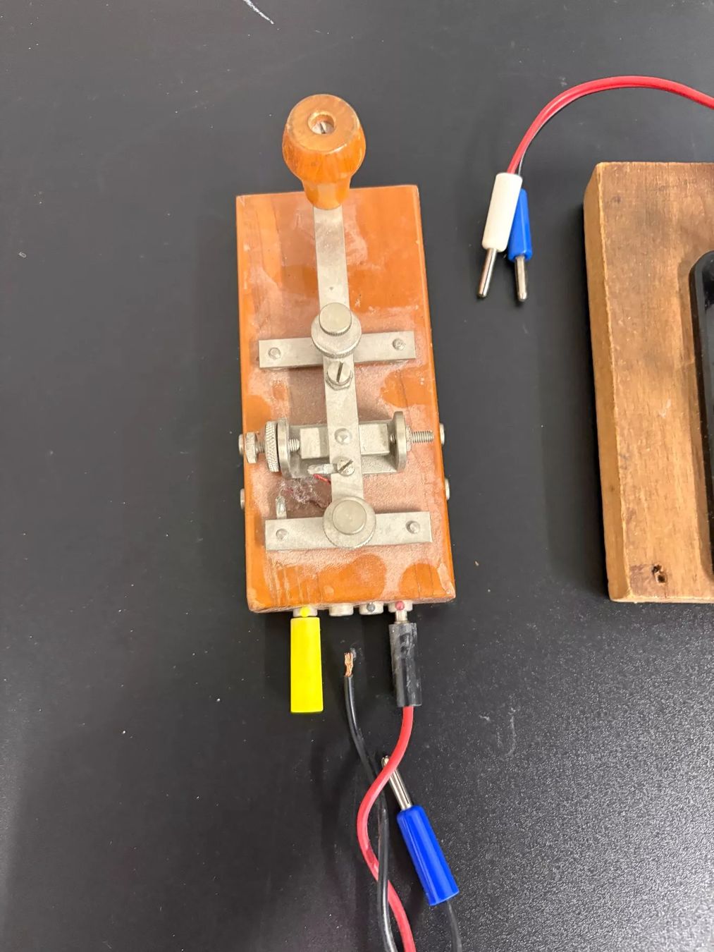 Radiocomunicazione: Heathkit Code Oscillator und Morsetasten Set gebraucht – Usato da Wiesendangen venduto da plus-minus 1