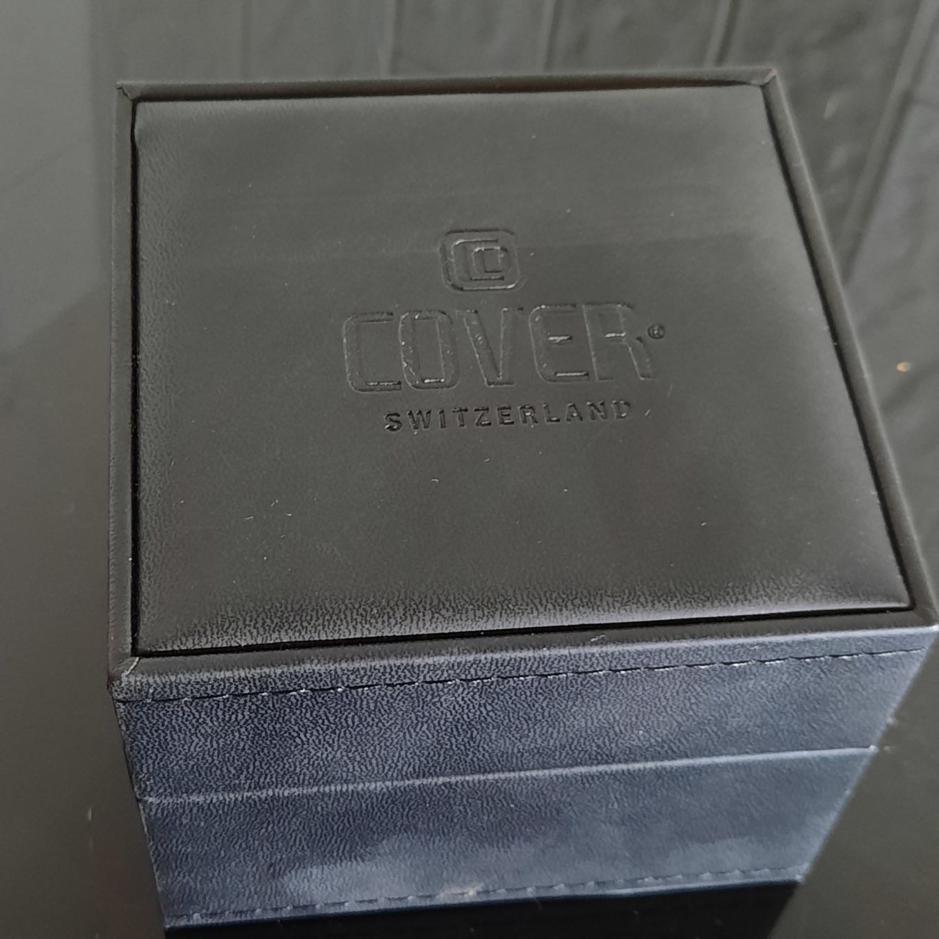 Scatole porta orologi: Uhrenbox von Cover Switzerland – Usato da Unterägeri venduto da Altgoldschmuck 1