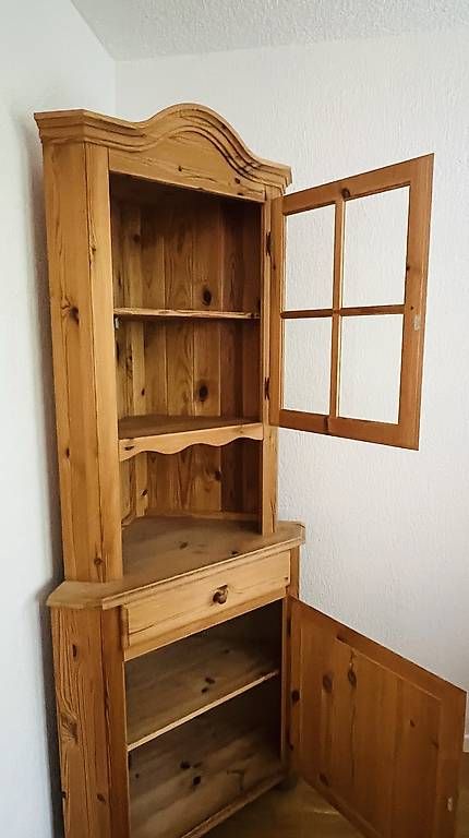 Armoires: Eckschrank gratis – D'occasion à St.Gallen par eicatcher 1