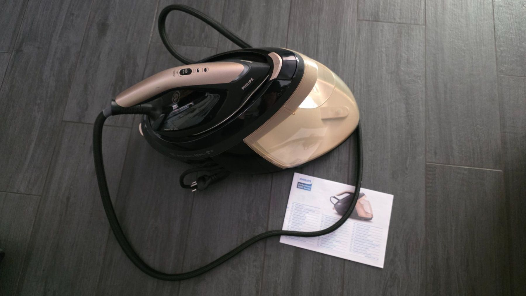 Philips Bügeleisen: Philips Bügelstation 8000er Serie – Gebraucht aus Lufingen von Flohmarkt06