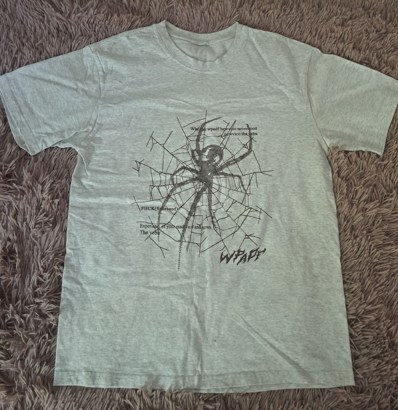 T-shirt: Weisses T-Shirt mit einem schönen Design – Usato da Bern venduto da dhh_zc5w