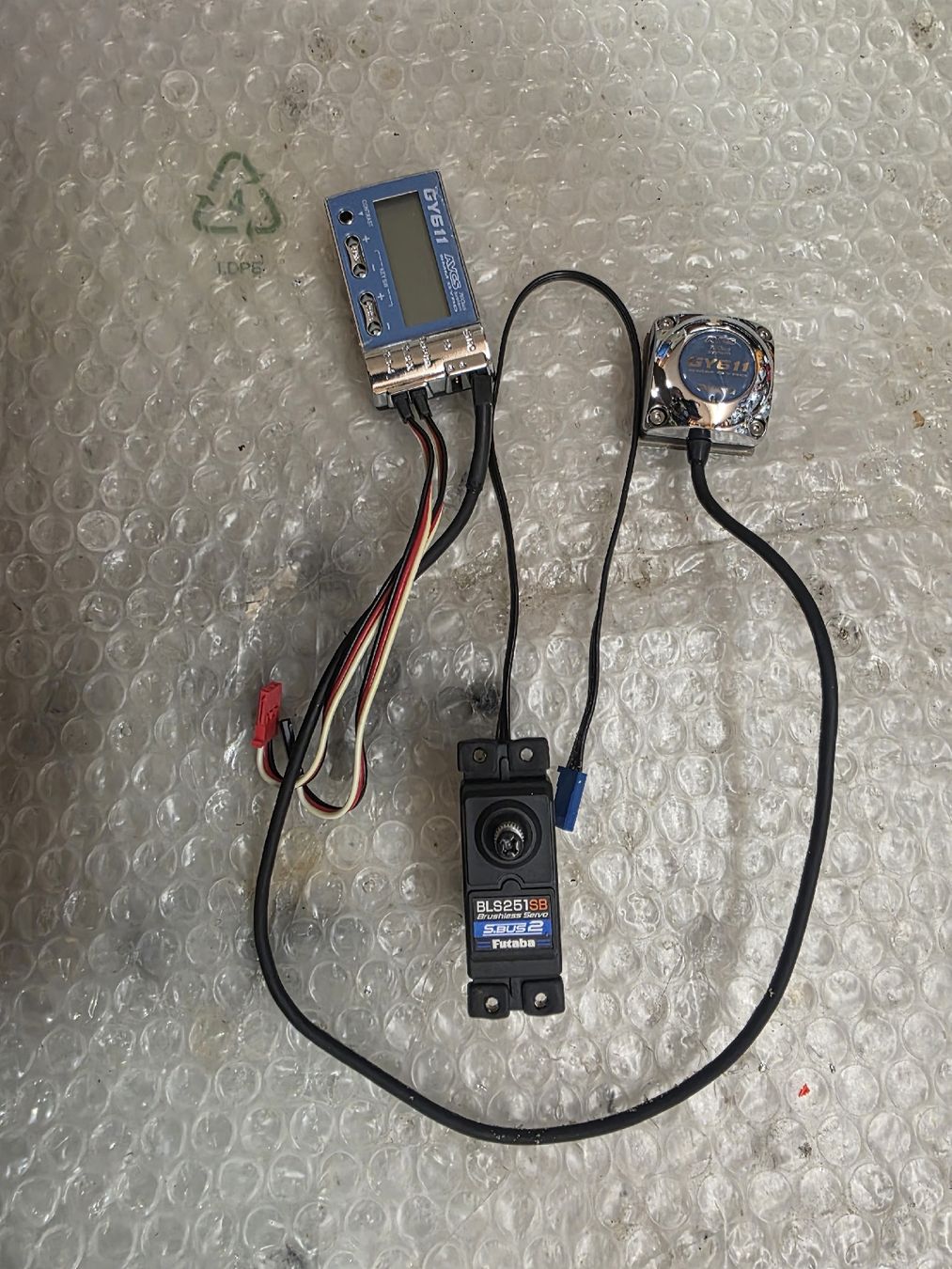 Futaba RC Kits de montage: Gyro 611 mit Heckservo – D'occasion à Rotkreuz par Icebreaker12 1
