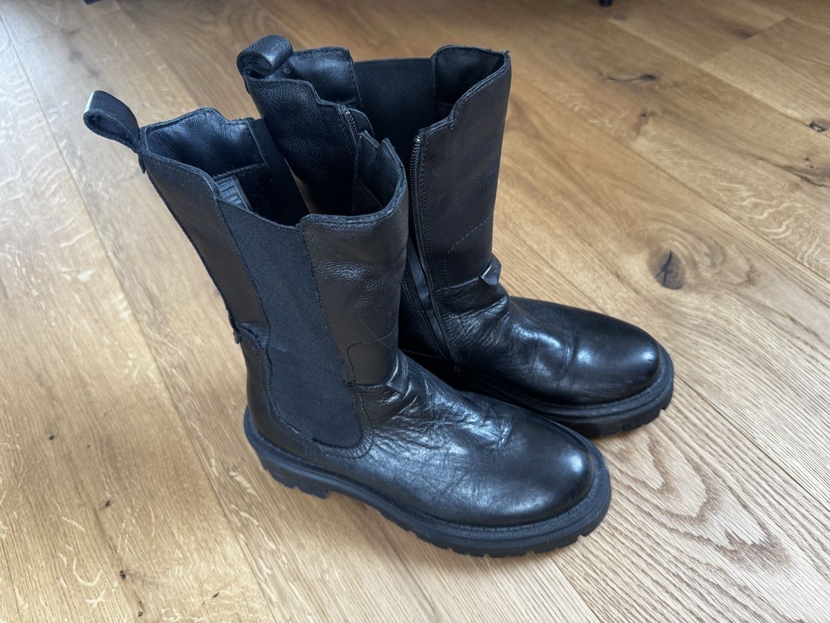 Damenschuhe: Schwarze Boots (Grösse 39) – Gebraucht aus Gränichen von laurahoerdt