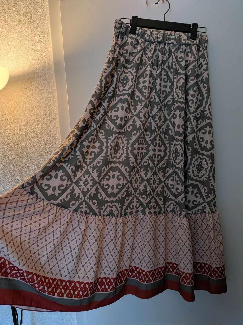 Röcke: Maxi skirt patterned elastic waistband size M – Gebraucht aus Herzogenbuchsee von sdu_sbb 1
