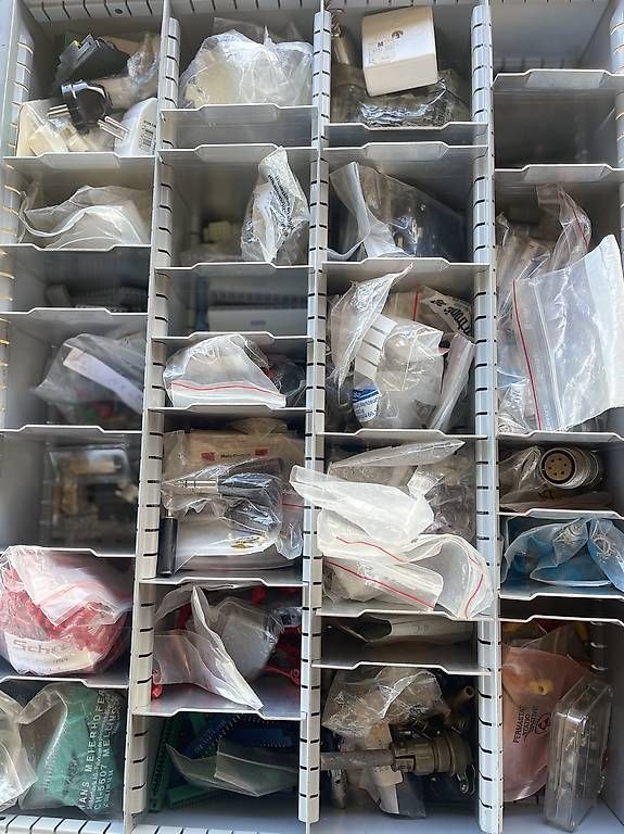 Kit di costruzioni: Diverse elektronische Stopfbüchsen" – Usato da Hochdorf venduto da Kiddy0 3
