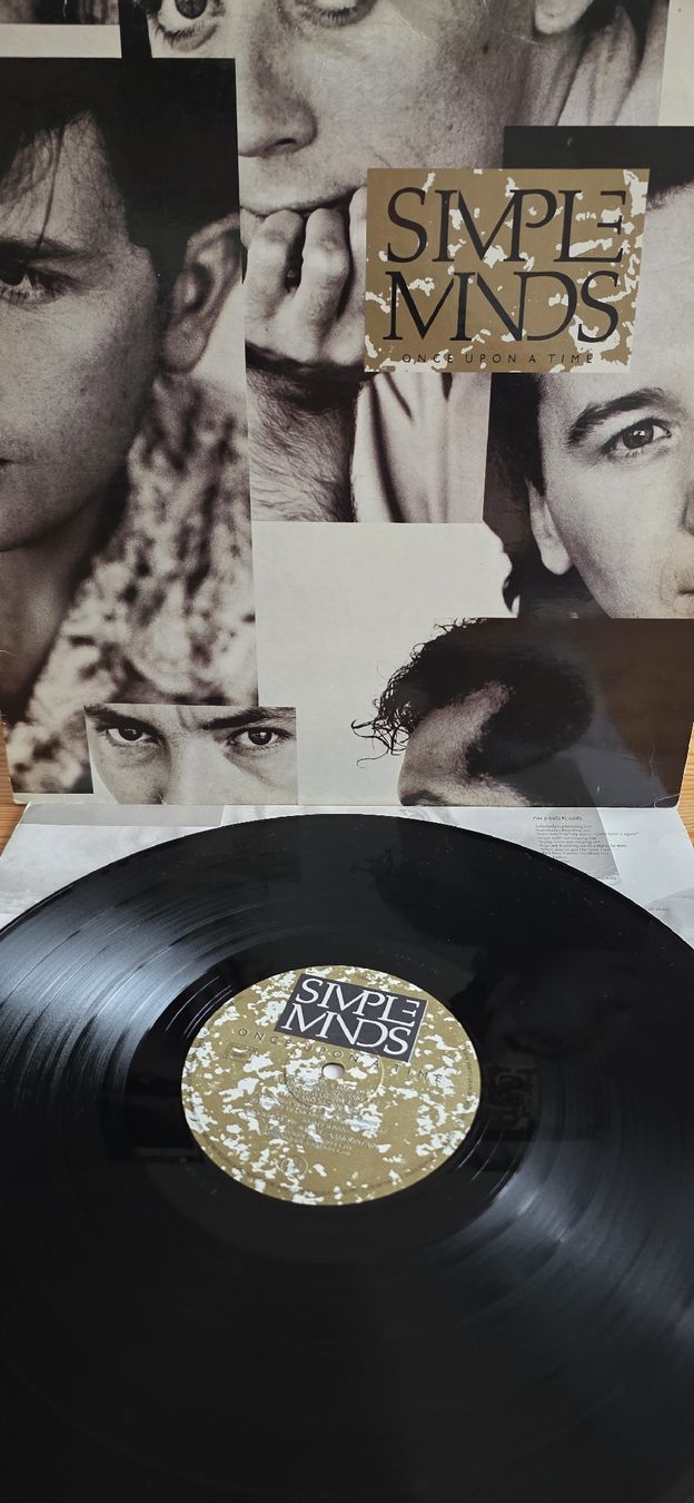 Dischi in vinile: Simple Minds "Once Upon a Time  1985 Vg,Vg – Usato da Yvonand venduto da RF-VINYL