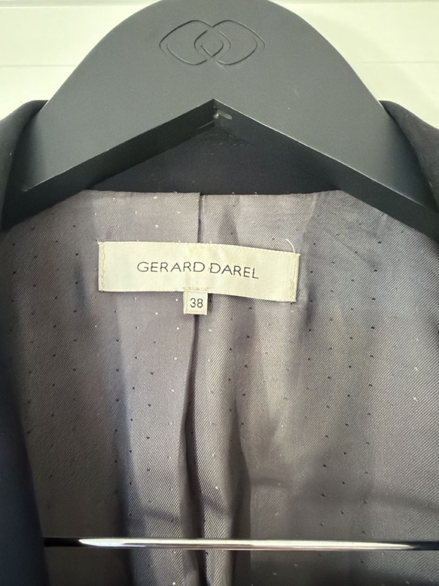Gérard Darel Kleiderpakete: Ensemble Gérard Darel noir, taille 38, coupe classique – Gebraucht aus Forel (Lavaux) von vuf_rdl9 2