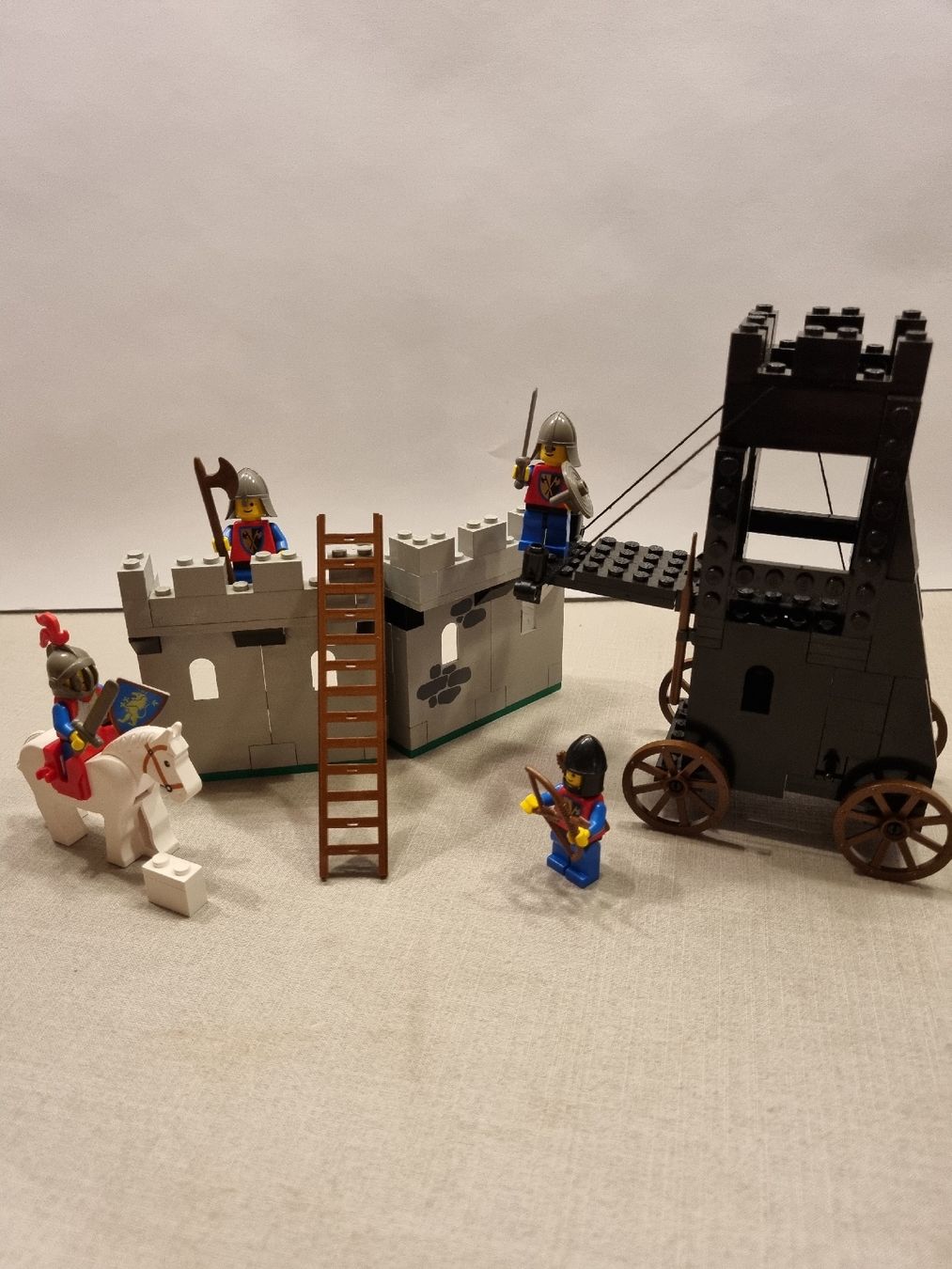 Lego Spielzeuge: Lego 6061 Siege Tower Belagerungsturm – Gebraucht aus Büren an der Aare von dra_8wxf