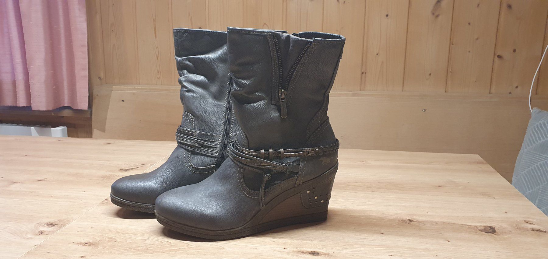 Mustang Scarpe da donna: Stieflette Mustang Gr.42 – Nuovo (secondo la descrizione) da Danis venduto da Stgirat 2