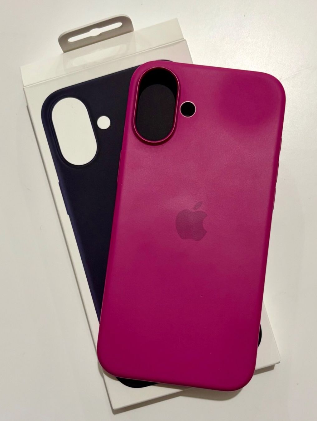 Apple Covers & Schutzfolien: Coque Apple Iphone 16+ en silicone avec MagSafe – Gebraucht aus Petit-Lancy von Stella_Wngr_