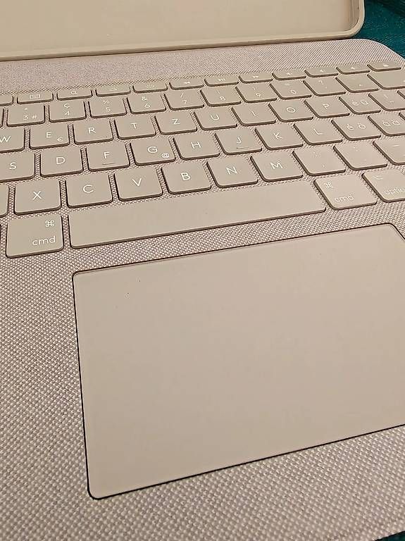 Claviers: Logitech Combo Touch 12.9  – D'occasion à Himmelried par Ammannch