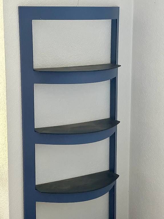 Étagères: 2 Étagères design bleues et noires  4 tablettes – D'occasion à Lausanne par Vinz89 2