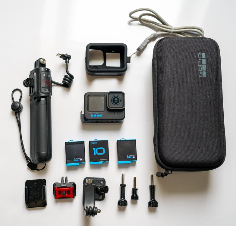 GoPro Hero 10, 3 batteries, Volta battery grip, SD card Kaufen auf Ricardo