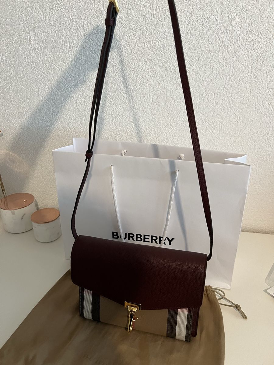 Burberry Borse da donna: Burberry Small Macken Crossbody Tasche – Nuovo (secondo la descrizione) da Zollikofen venduto da liindaaa 2