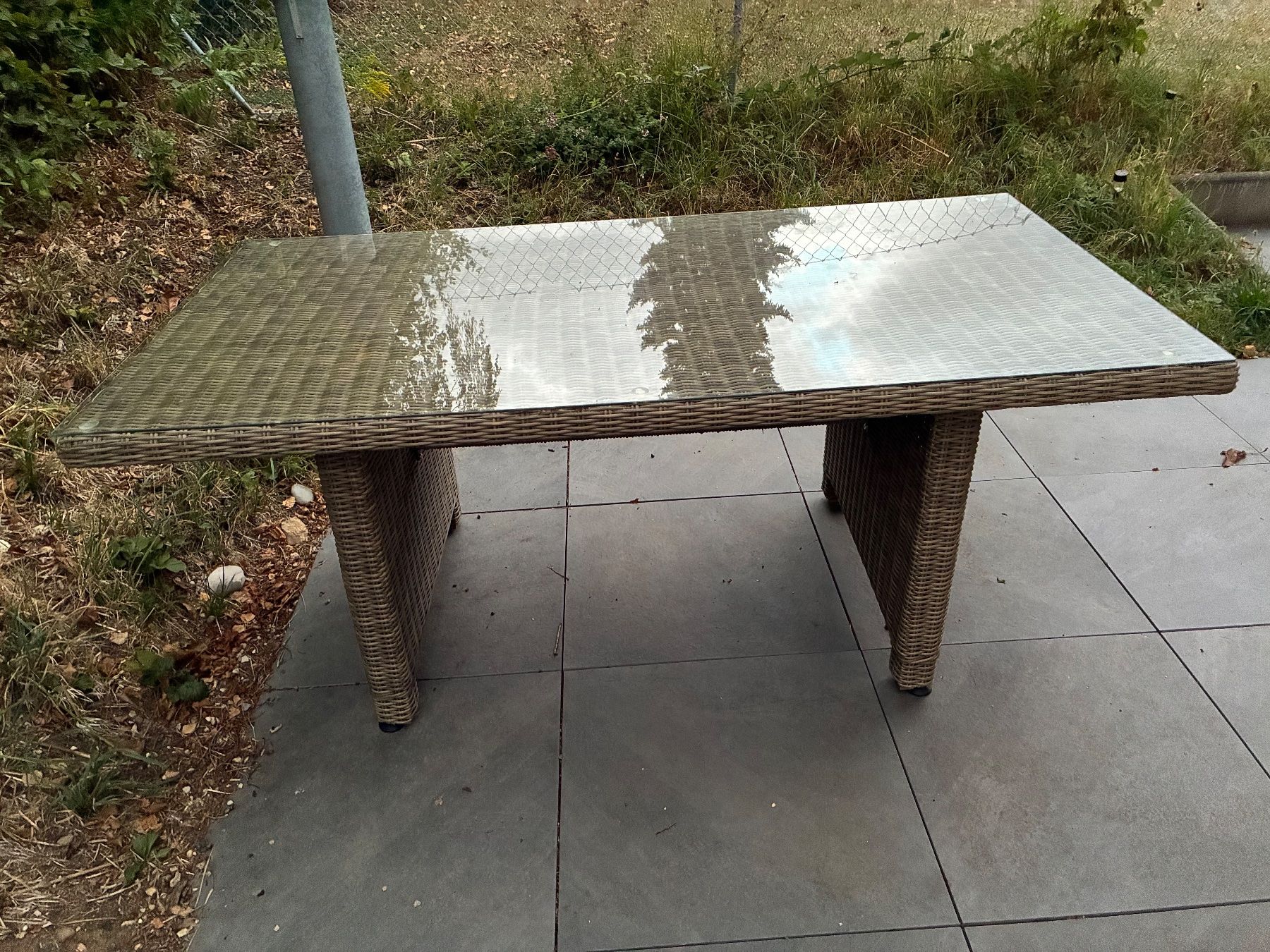 Viplounge Set di tavolo e panche: Gartentisch von Viplounge mit 5 Stühlen – Usato da Fontaines NE venduto da cri_9ntg 2
