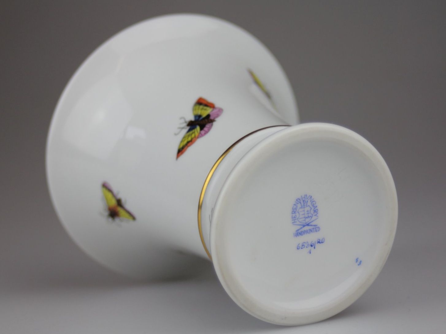 Herend Vasi & Recipienti: Kleiner Herend Vase Rothschild Bird – Usato da Basel venduto da IRMAundFRED 4