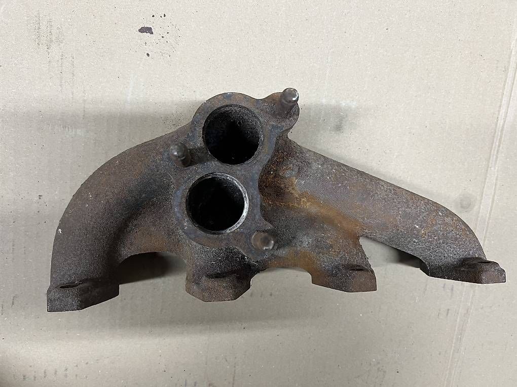 Peugeot Auspuffanlagen: Peugeot 304 Auspuffkollektor – Gebraucht aus Gontenschwil von lot_qxr9