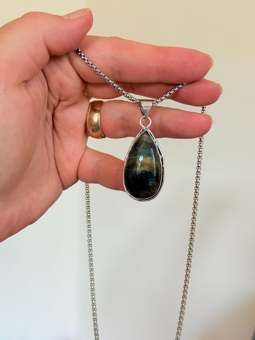 Ketten: Labradorite necklace – Neu und originalverpackt aus Genève von AGBERG 3
