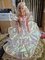 Glitter Beach Barbie  in Happy Birthday Kleid  - Sommerhit
