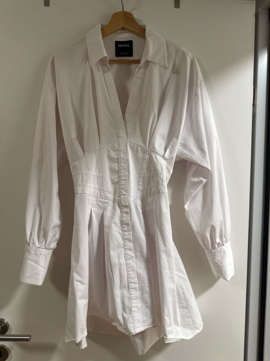 Bershka Vestiti: Weisses Hemdkleid von Bershka – Nuovo (secondo la descrizione) da Zürich venduto da Sime23