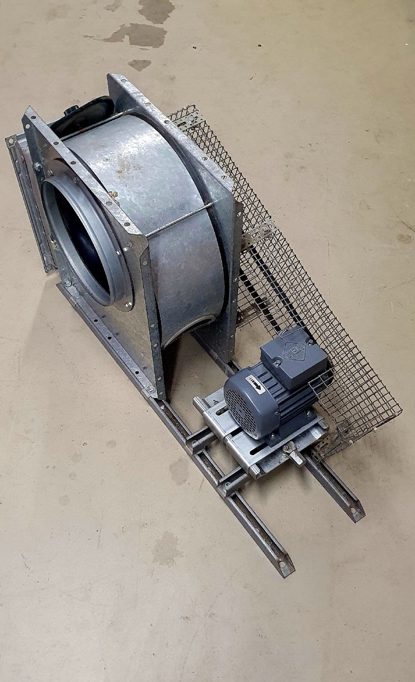 Motoren: Gebläse mit Motor und Schutzkorb – Gebraucht aus Kehrsatz von Eifach-Luege-ch 1